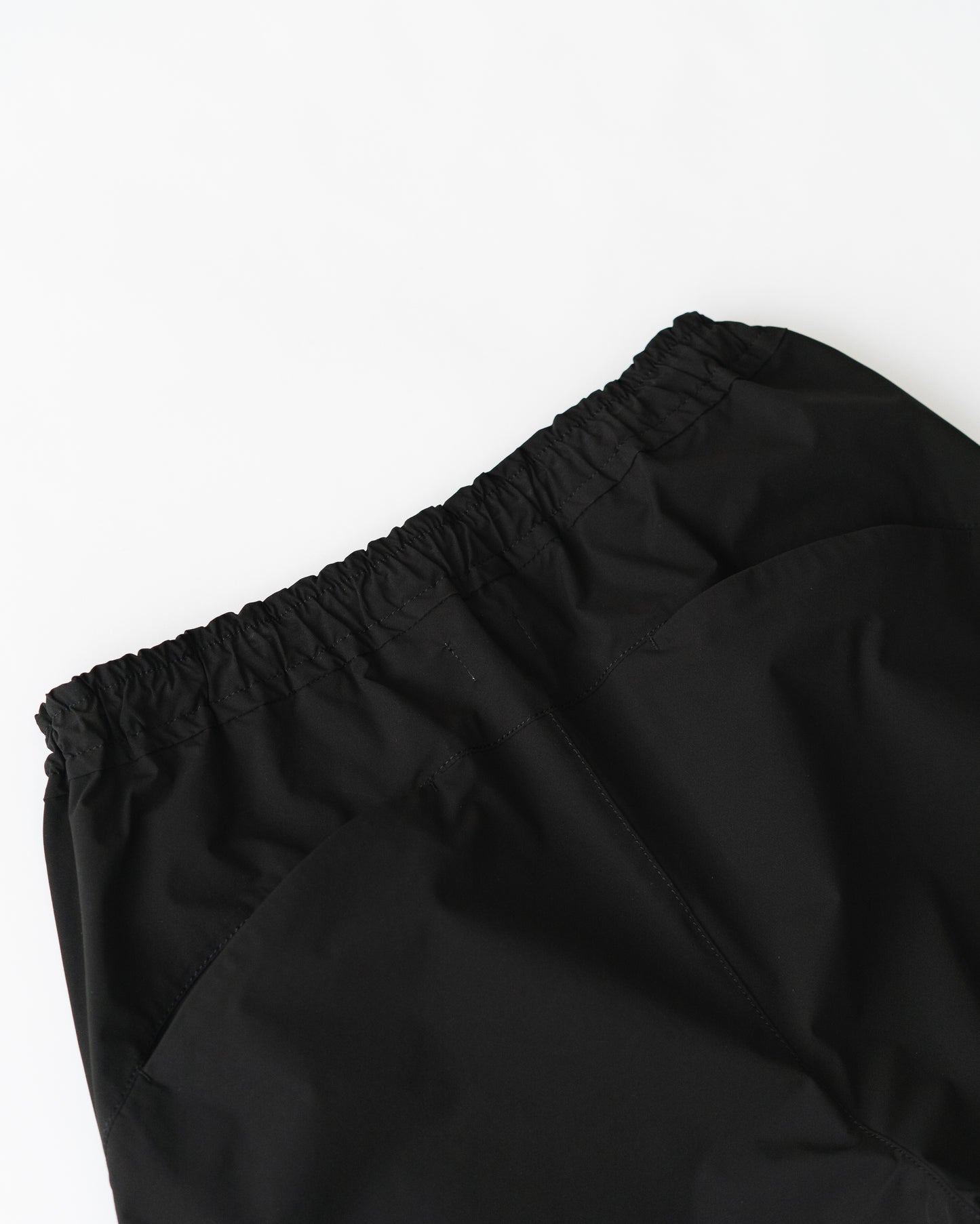 LIGHT SHELL SHORT PANTS